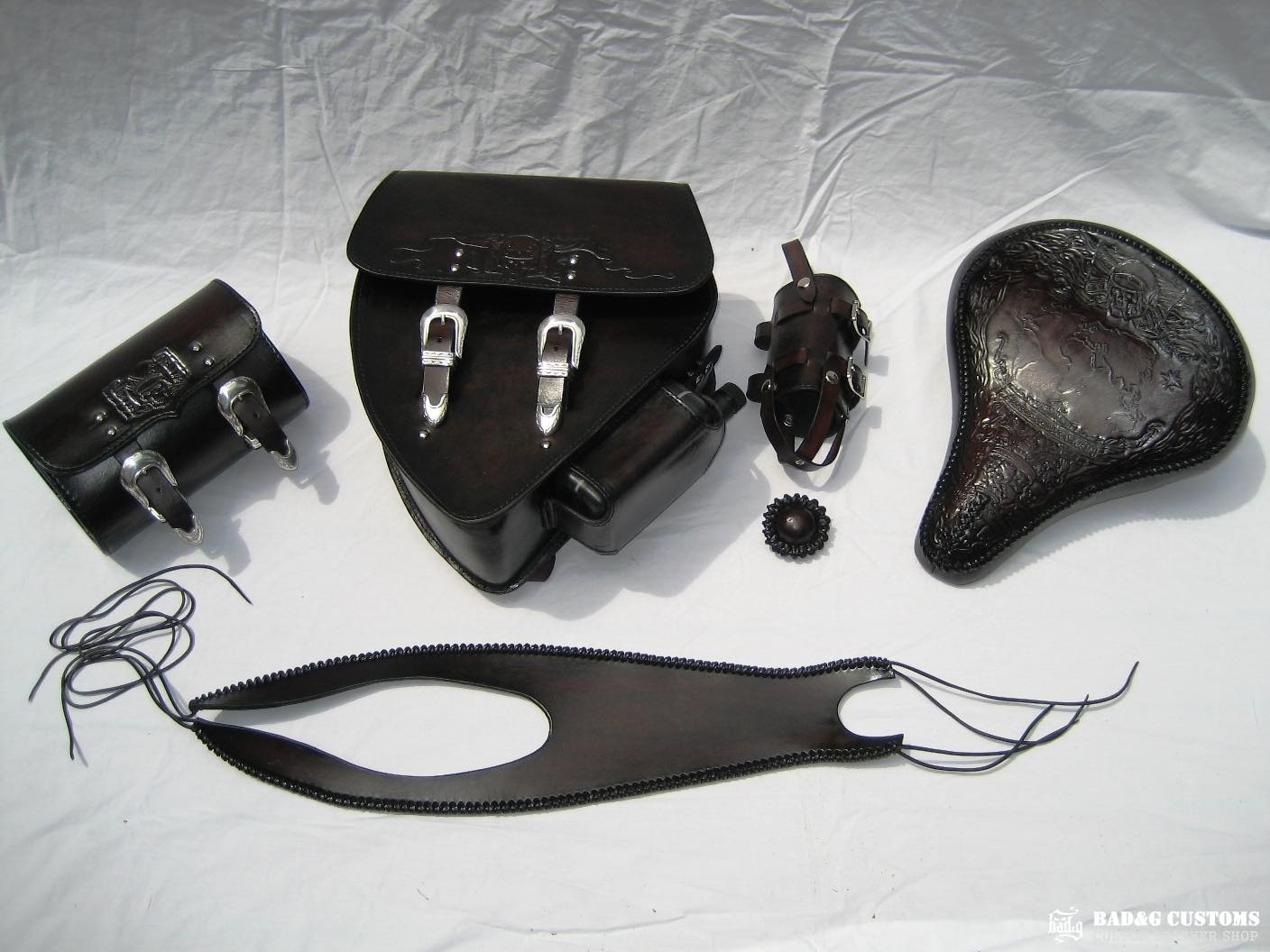 RTW PROVEN: Custom Hand-Tooled Seat & Saddlebags Set | Harley-Davidson Panhead